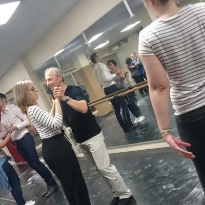 Lors des cours collectifs de Bachata