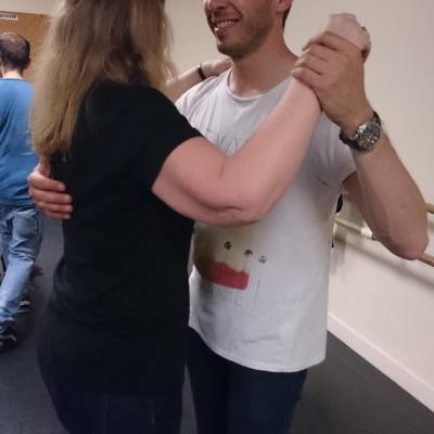 Lors des cours collectifs de Bachata