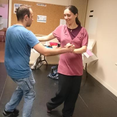 Lors des cours collectifs de Bachata
